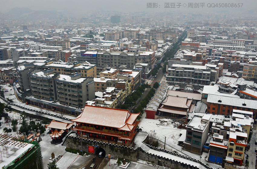 瑞雪迎马年(2014武冈第一场雪)