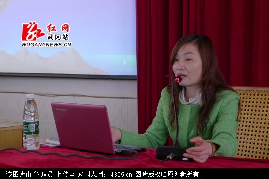 80后武冈籍女诗人罗雨回母校讲学