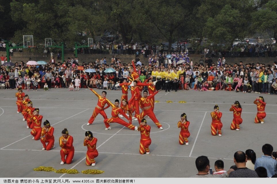 武冈洞庭学校教师广场舞比赛