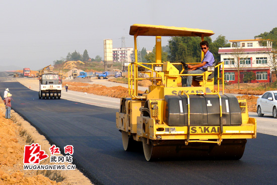 洞新高速武冈东连接线国庆假期不停工