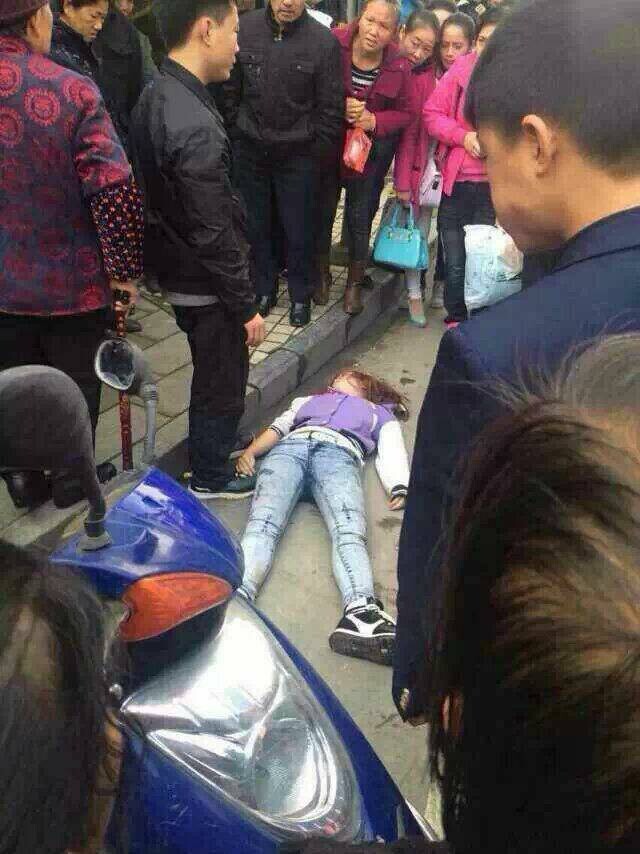 武冈四海宾馆门口，一年轻女子离奇死亡