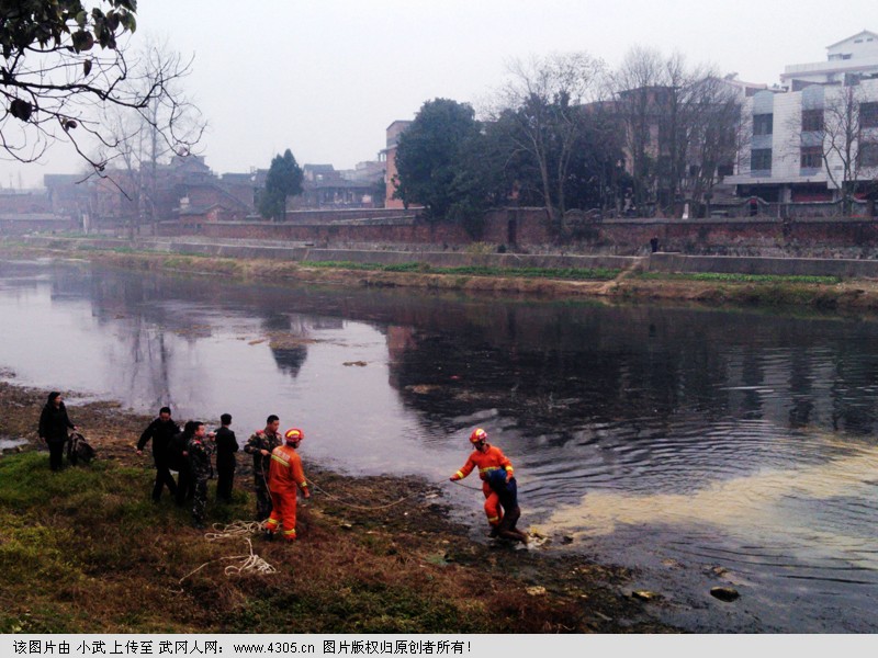 玉带桥肖家坝一名少年自寻短见
