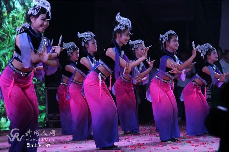 武岡師范大專四年級(jí)大型文藝匯演