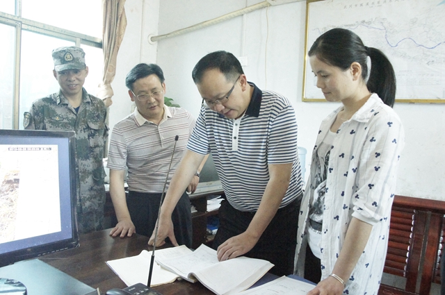 市長(zhǎng)唐克儉督查防汛工作