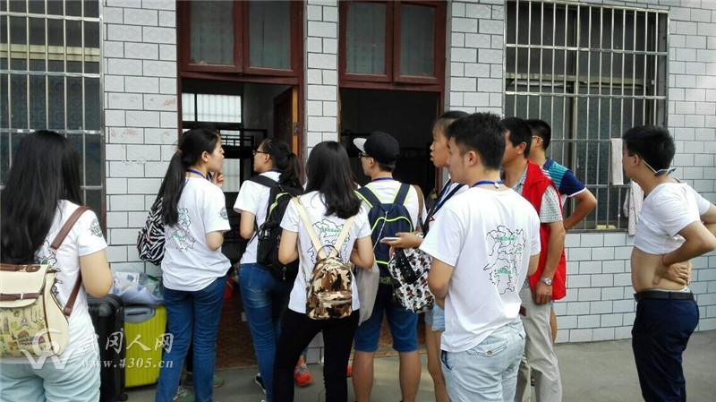 關愛留守兒童,送大學生支教