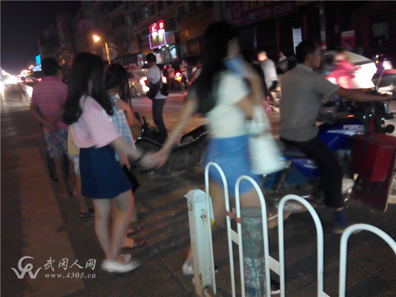 "武岡第一死亡路口"又發(fā)生車禍,兩車對撞