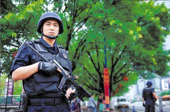 武岡公安局街道社區(qū)巡邏防控