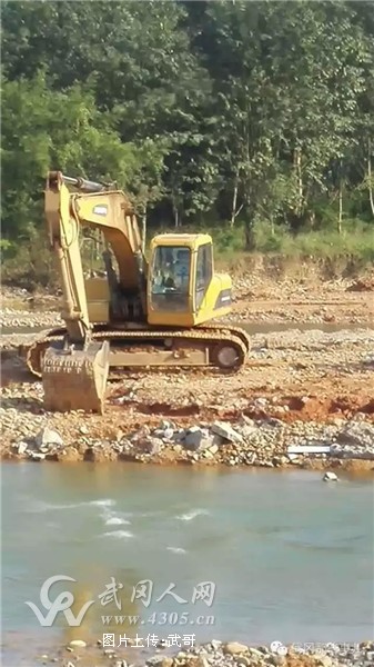 武岡又出人命，云山大橋挖機(jī)撞死人