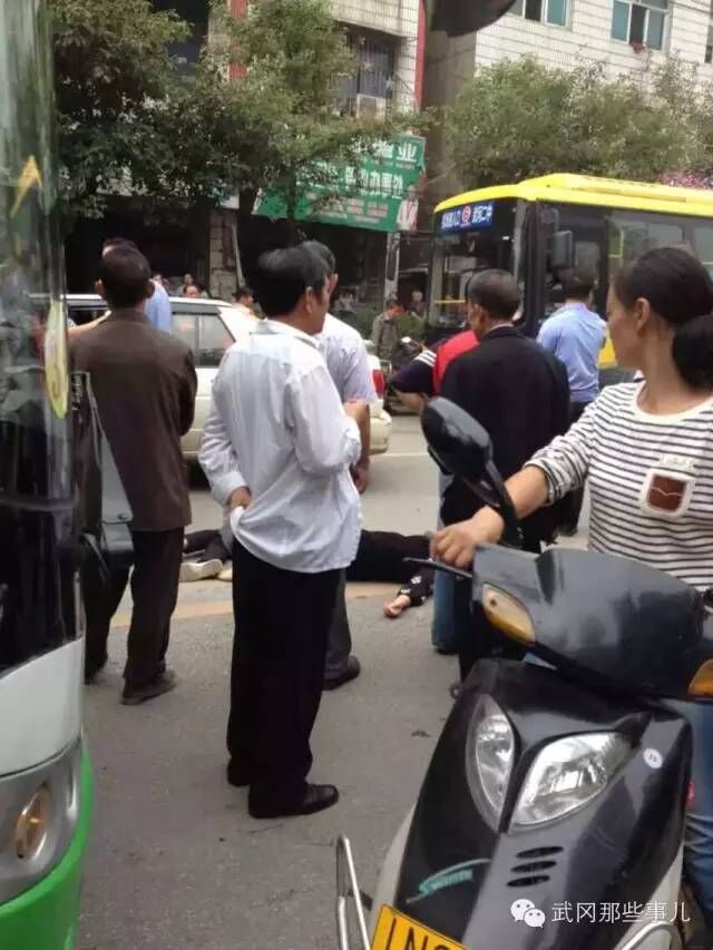 武岡公交司機(jī)酒駕？兩人傷一人顱內(nèi)出血