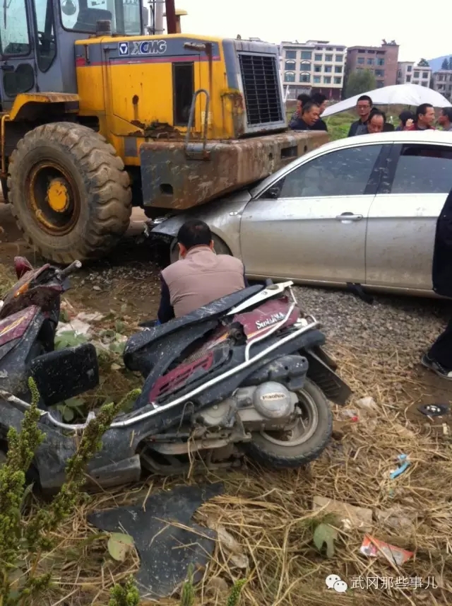 武岡小車逆行超速撞飛摩托車