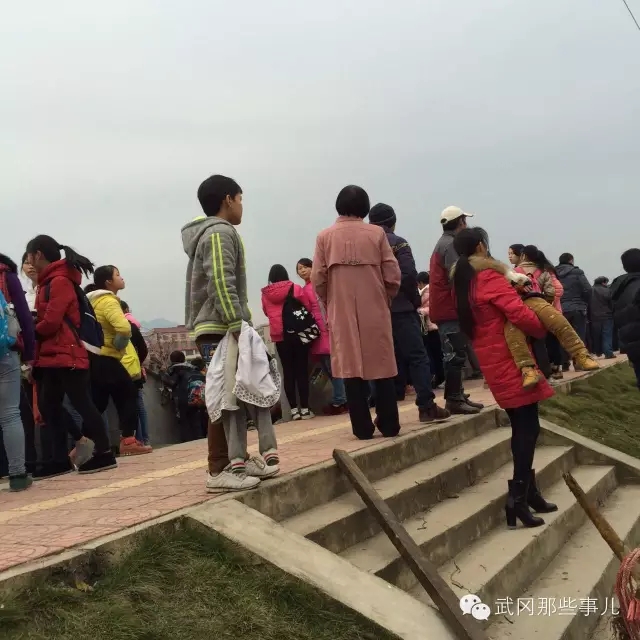 武岡南門河驚現(xiàn)浮尸,死者為一戴眼鏡的年輕女性!