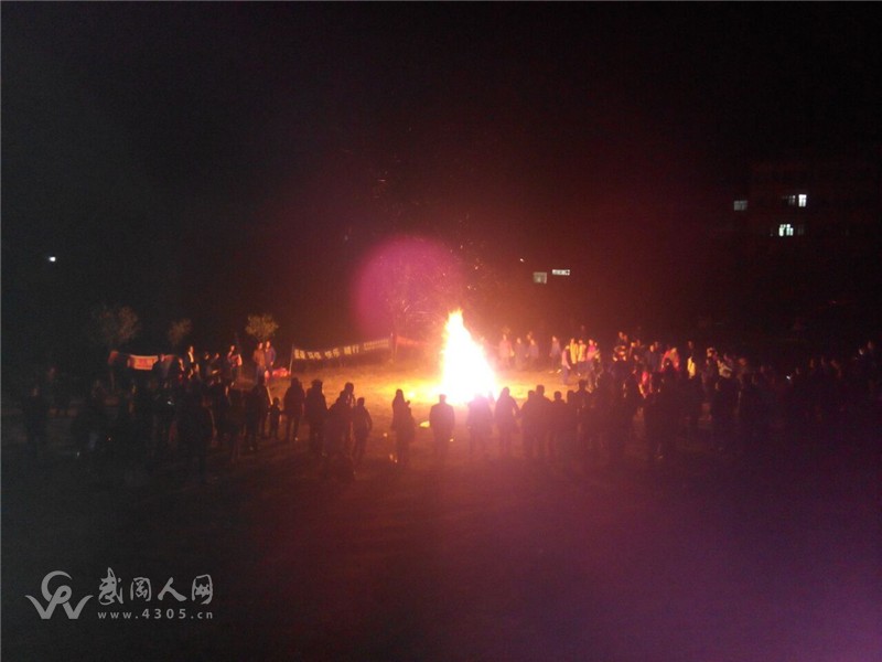 “義工狂歡之夜”--武岡義工聯(lián)篝火晚會在半山水庫成功舉辦