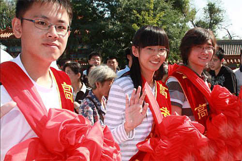 邵陽市文科狀元花落武岡，高考獲豐收