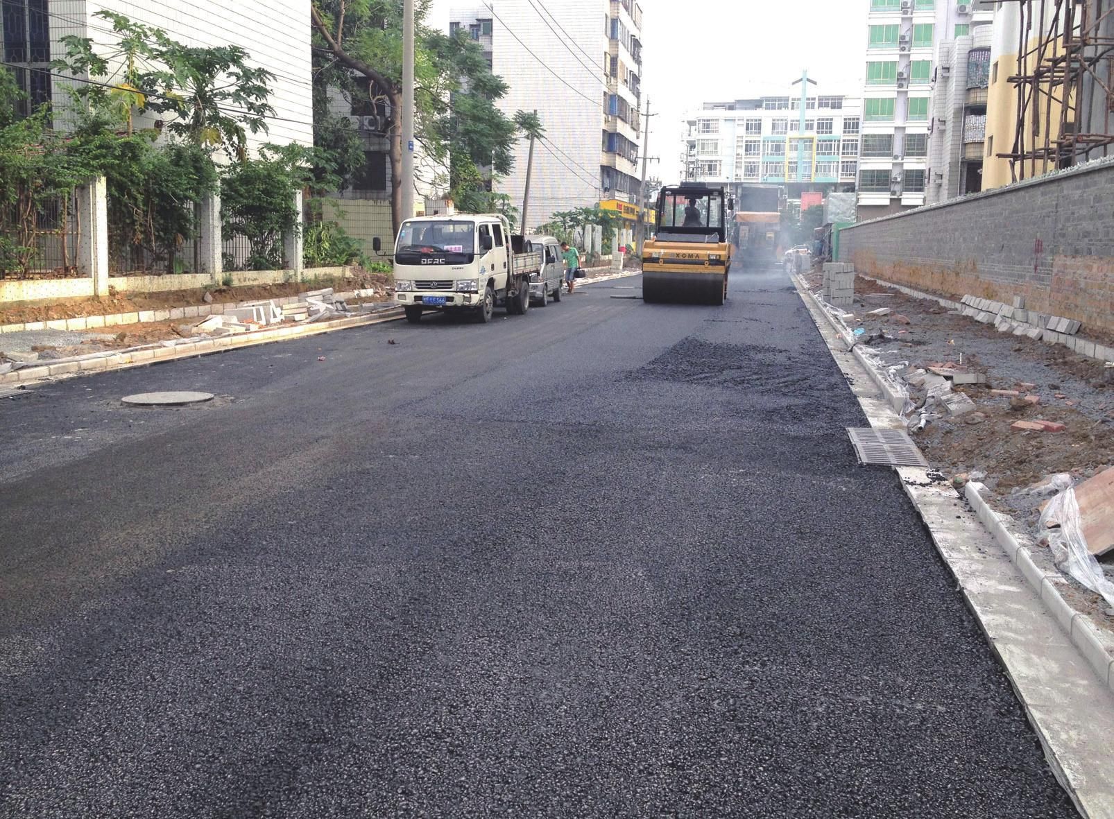 東升路瀝青混凝土攤鋪施工 預(yù)計(jì)7天完成