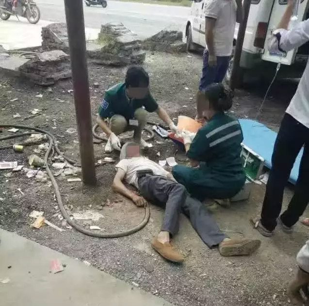 武岡賭博鬧劇,一人進(jìn)派出所,一人進(jìn)醫(yī)院