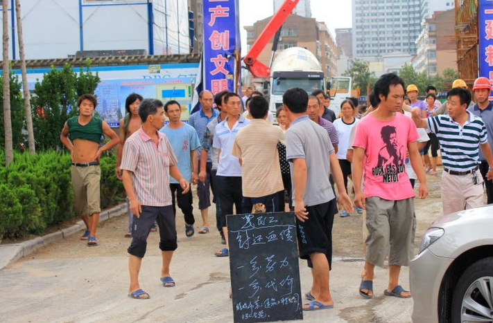 武岡某工地承包方拖欠農(nóng)民工20萬(wàn)“血汗錢”近一年!