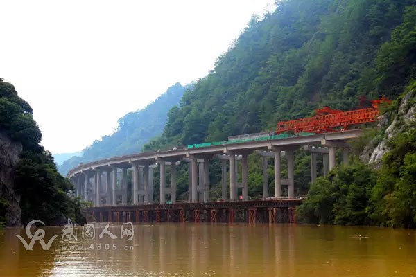 武靖高速梅口巫水特大桥贯通 明年通车啦！！！