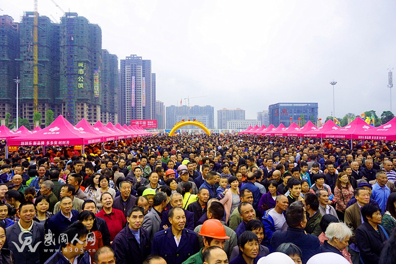 武岡新廣場(chǎng)有數(shù)百萬(wàn)現(xiàn)金在發(fā)放,請(qǐng)速來(lái)!