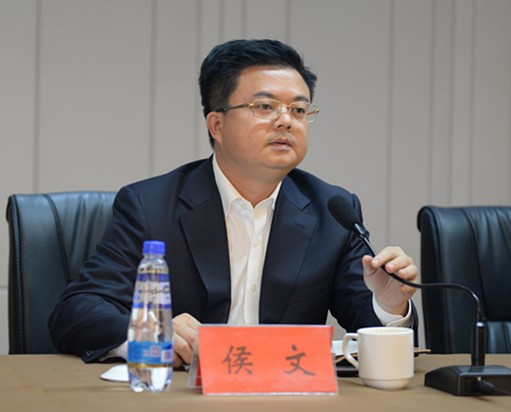 專訪武岡市委書記,要把貧困戶當親戚