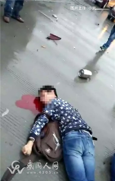 突發(fā)!武岡慶豐路車(chē)禍,3名學(xué)生被撞2人重傷!
