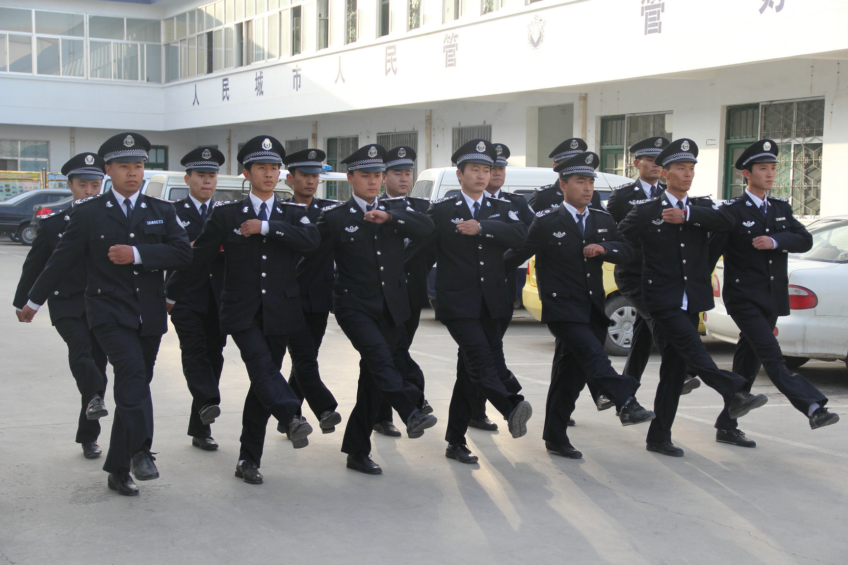 武岡城管執(zhí)法隊(duì)伍接受封閉式軍事化集訓(xùn)