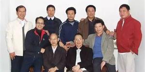 鲁之洛，一个当诗歌永久朗诵的名字