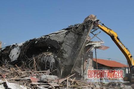 武岡市深入推進(jìn)精準(zhǔn)控違拆違工作