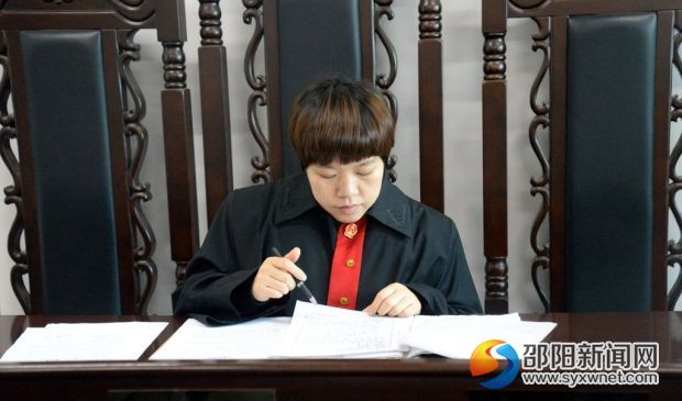 武岡這個(gè)法官就愛“多管閑事”,還停不下來!
