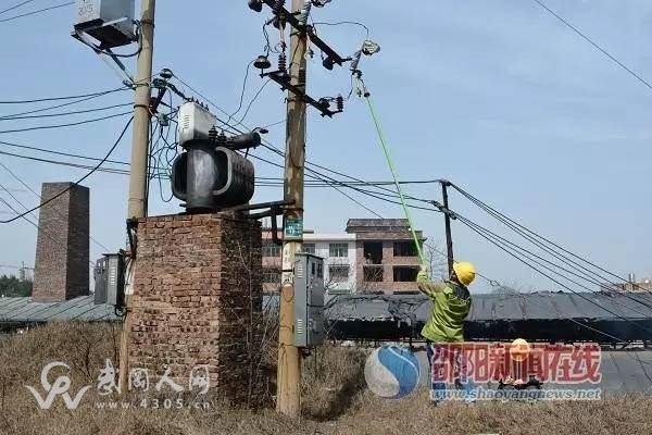 武岡城區(qū)11家紅磚廠集體停工 電視臺的都去了……