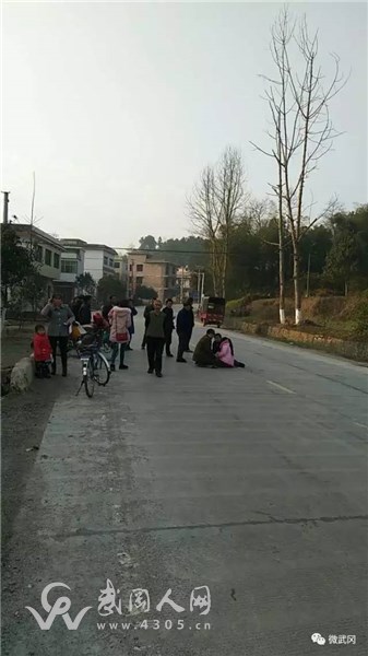 肇事逃逸!全程被拍下,武岡誰認(rèn)識這輛小車車主?