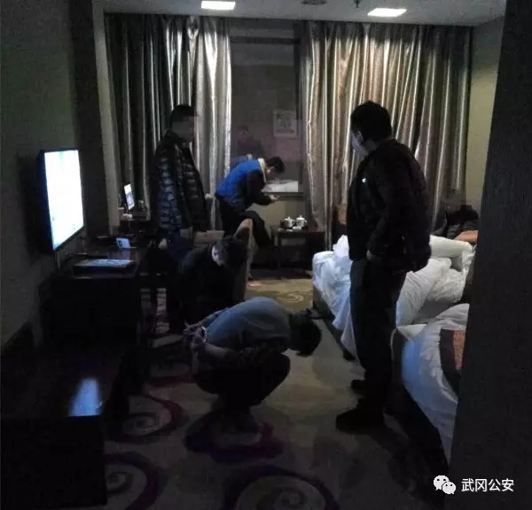 在賓館吸毒，武岡民警酒店清查時(shí)被抓！