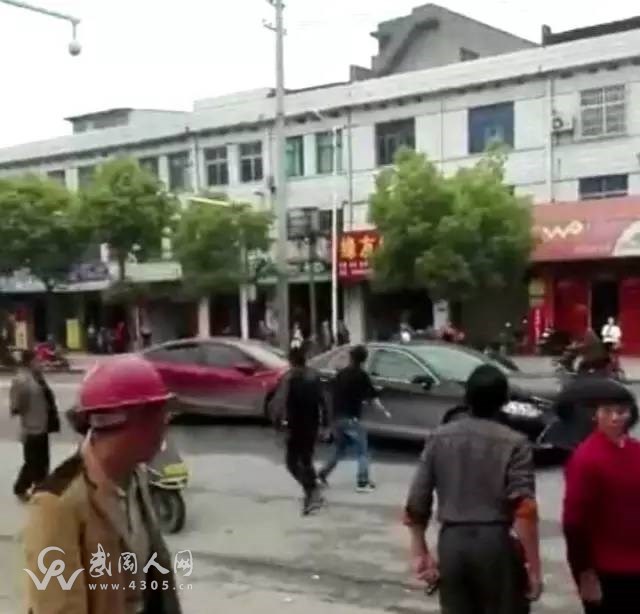 武岡西站附近發(fā)生槍擊事件？現(xiàn)場槍聲不斷？真相在這里！