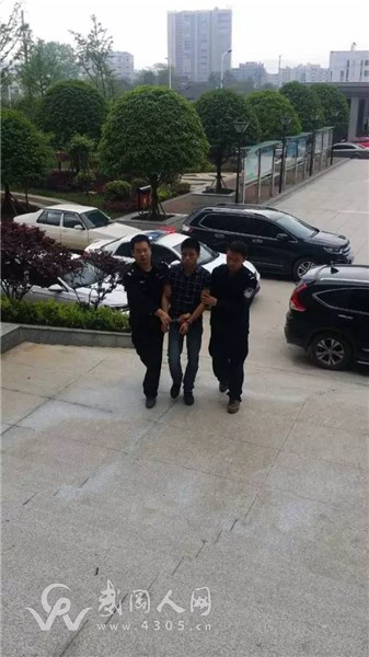 法網(wǎng)恢恢,疏而不漏……“4.18”兩嫌犯,一人自首,一人被捕!