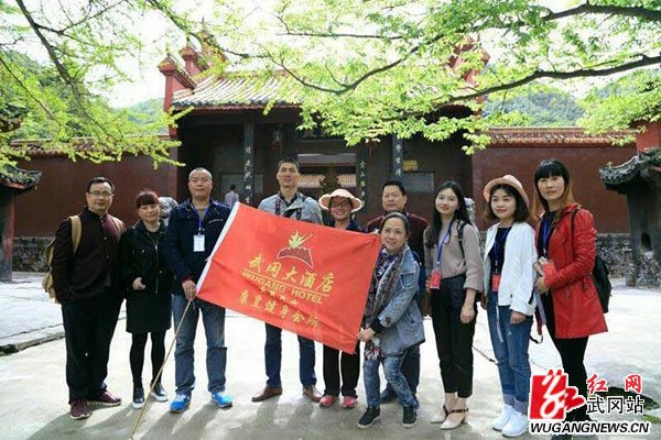 魅力武岡寫(xiě)生之旅 邵陽(yáng)地區(qū)青年畫(huà)家來(lái)我市寫(xiě)生采風(fēng)