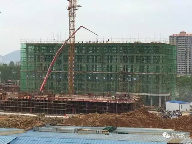 武岡僅花半年多時(shí)間建就一所學(xué)校 走進(jìn)一看驚呆了！