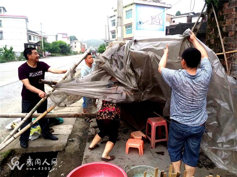 湾头桥镇打非拆违确保武冈机场首飞通航