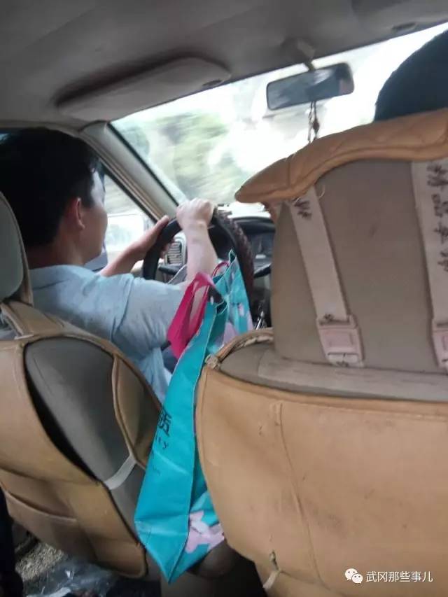 武岡1歲女童病重急轉(zhuǎn)院至邵陽，救護車竟半途故障，差點出大事！
