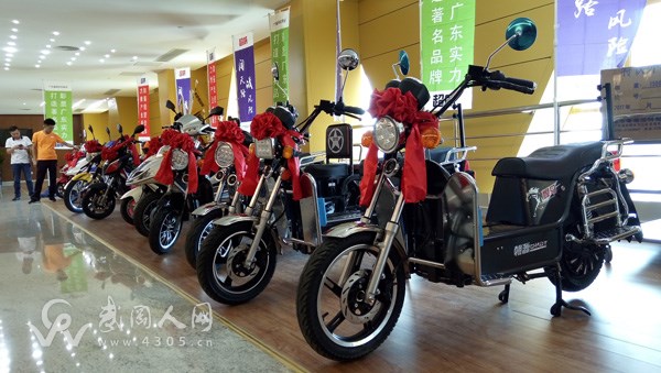 不得了,這款武岡品牌電動車闖上天啦!