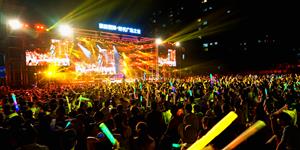 武冈时代广场明星演唱会，万人狂欢，嗨爆全场！