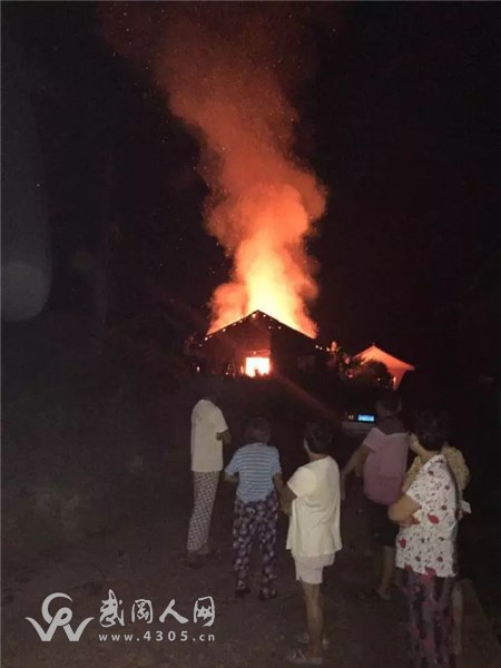 火光沖天，武岡文坪火云村昨晚發(fā)生火災(zāi)