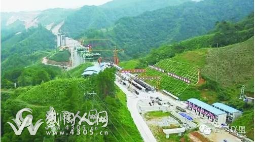 這條高速年前通車,網(wǎng)友出了個好建議!