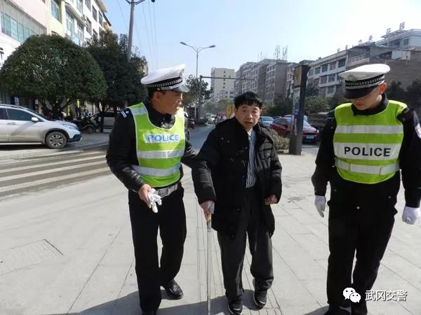 武岡這個交警，我要讓你火爆全城！