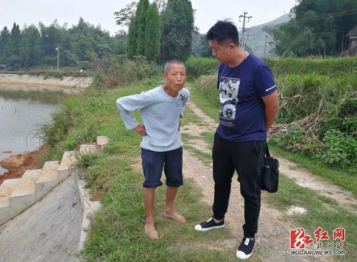 武岡這個村的書記架路燈120盞,爭項目340萬!