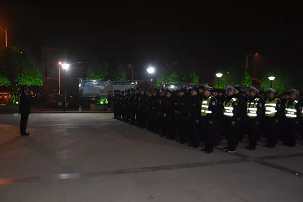 武岡出動(dòng)980余名警力全城大清查!