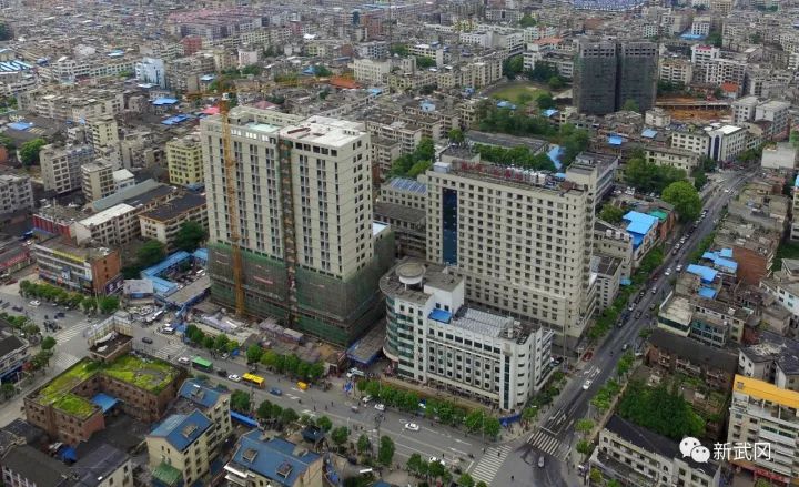 武岡市委書記侯文調(diào)研市人民醫(yī)院醫(yī)技樓項目工作