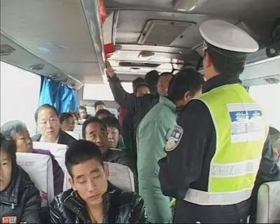 武岡春運(yùn)一客車竟超載17人!膽大司機(jī)被刑事立案了