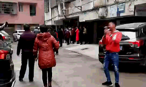 洞口14歲女孩殺死父親，具體情況被同小區(qū)居民曝出......