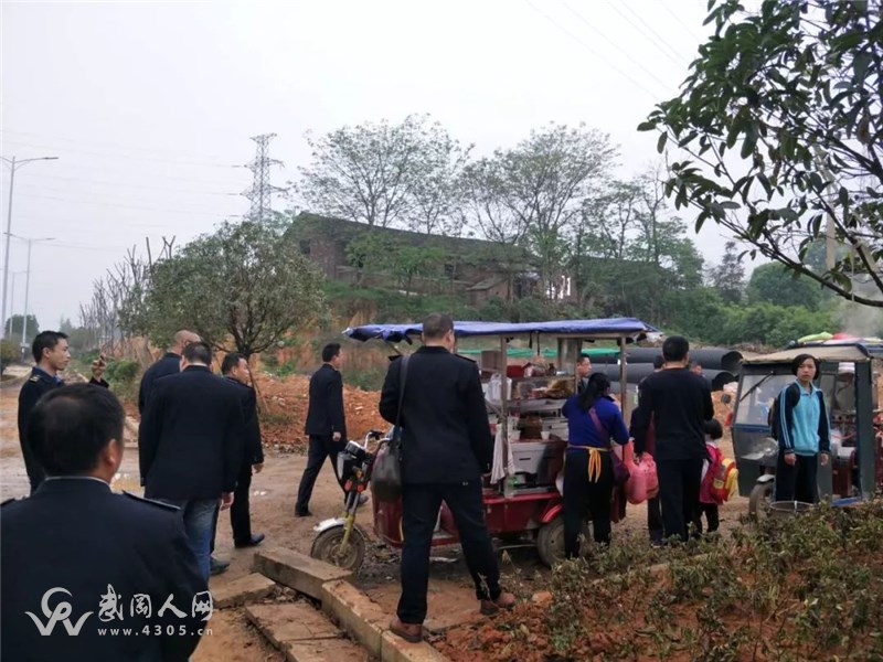 武岡城管加大管理力度,過去不要管的地方也要管