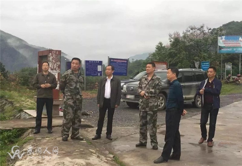 邵陽軍分區(qū)司令員王如兵來我市檢查指導(dǎo)工作