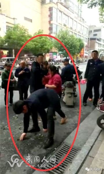 武岡城管與小販發(fā)生爭執(zhí),誰對誰錯?我們一起來看~
